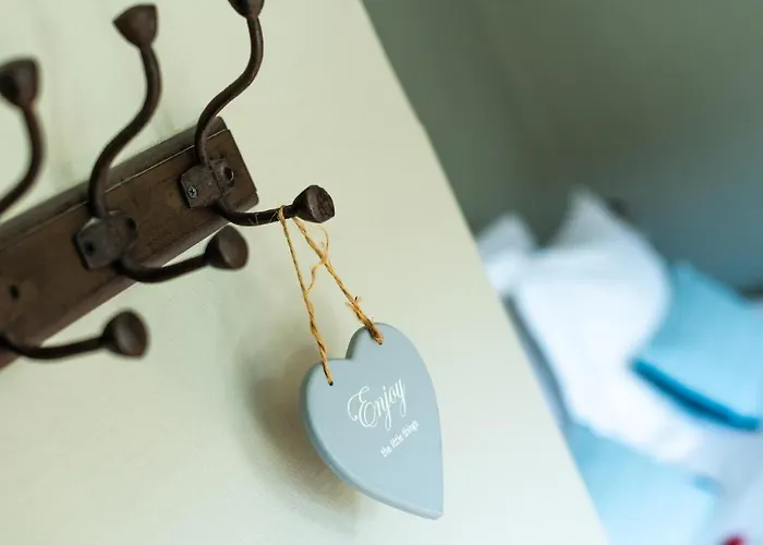 לינה וארוחת בוקר Maison Rabelais 3*