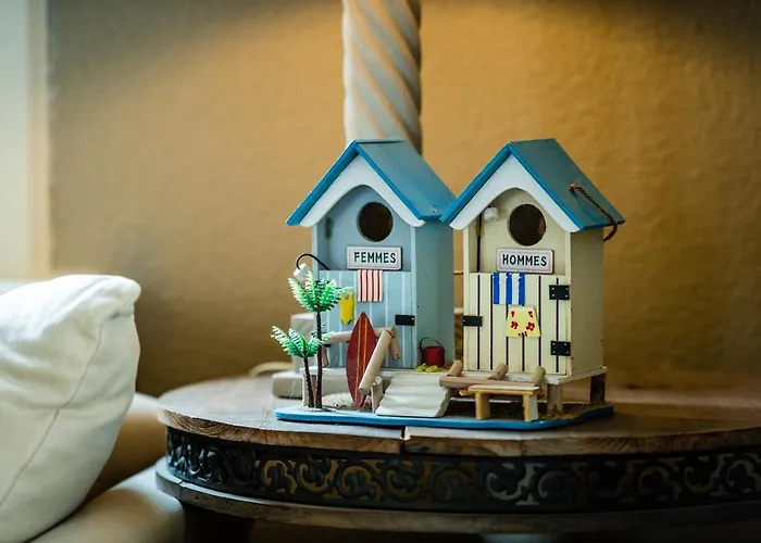 לינה וארוחת בוקר Maison Rabelais 3*